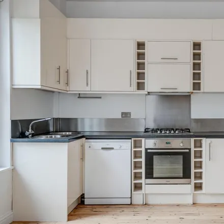 Rent this 3 bed apartment on 40 Claremont Road in London, N6 5DA