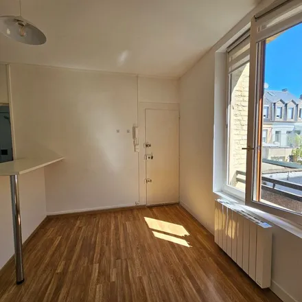 Image 1 - 14 Rue du Hoc, 76610 Le Havre, France - Apartment for rent