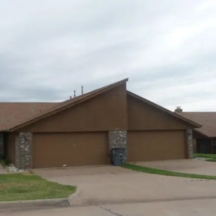 Rent this 2 bed townhouse on 647 Southeast 41st Street in Lawton, OK 73501