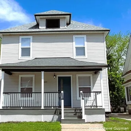 Buy this 5 bed house on 635 Liberty Street Southwest in Grand Rapids, MI 49503