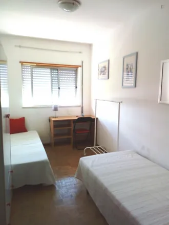 Image 8 - Praceta Mário Dionísio, Almada, Portugal - Room for rent