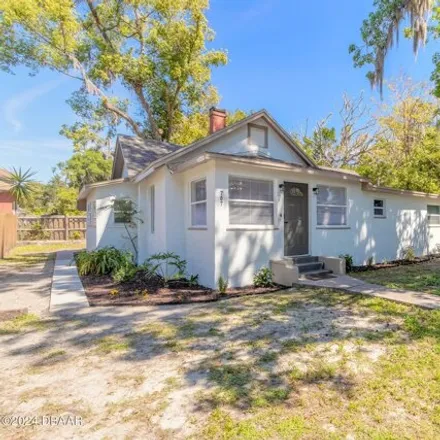 Buy this 4 bed house on 707 East Carolina Avenue in DeLand, FL 32724