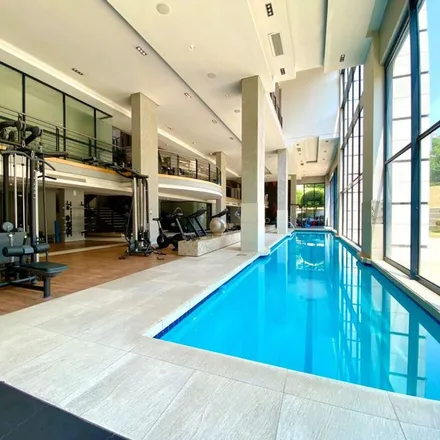 Image 4 - The Emperor, West Road South, Benmore Gardens, Sandton, 2031, South Africa - Apartment for rent