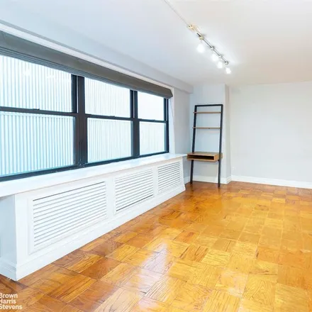 Image 3 - 330 THIRD AVENUE 5L in Gramercy Park - Apartment for sale