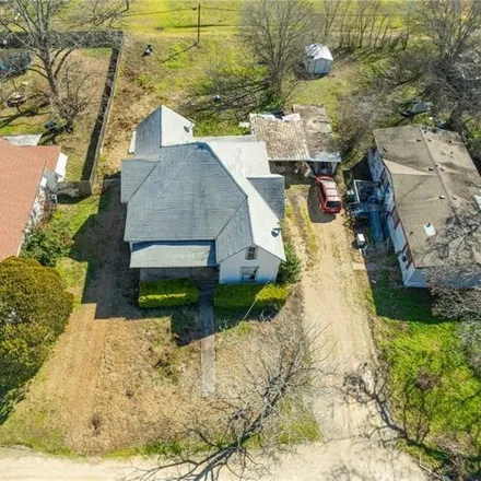 Image 2 - 848 East Limestone Street, Mart, McLennan County, TX 76664, USA - House for sale