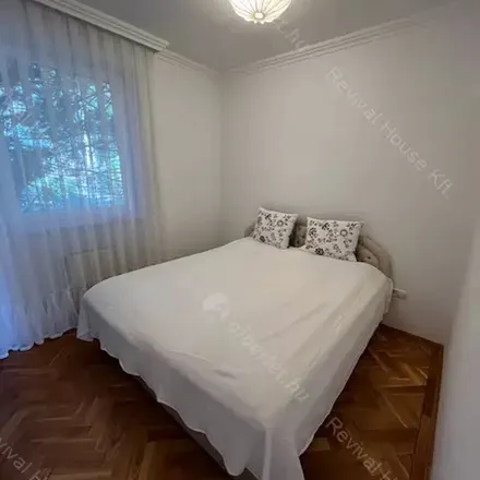 Rent this 3 bed apartment on Budapest in Vadon utca 14, 1112