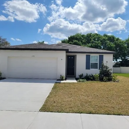 Rent this 3 bed house on Oak Valley Drive in Auburndale, FL 33823