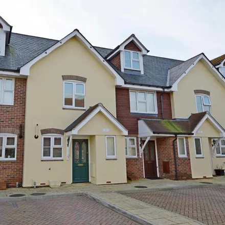 Rent this 3 bed townhouse on St Mary's Church in Liss, Church Close