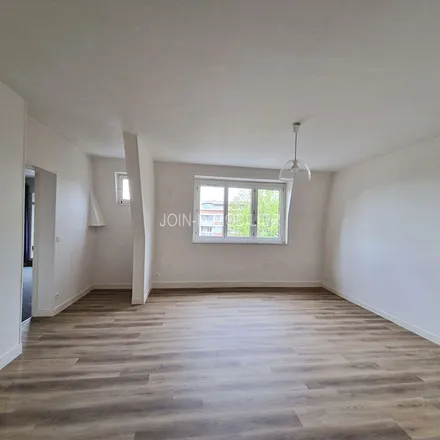Rent this 3 bed apartment on Dieppe in Boulevard du Général de Gaulle, 76200 Dieppe
