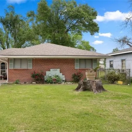 Buy this 4 bed house on 1275 Vincent Street in Vinton, LA 70668
