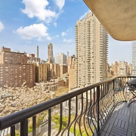 Image 1 - 343 East 74th Street, New York, NY 10021, USA - House for rent