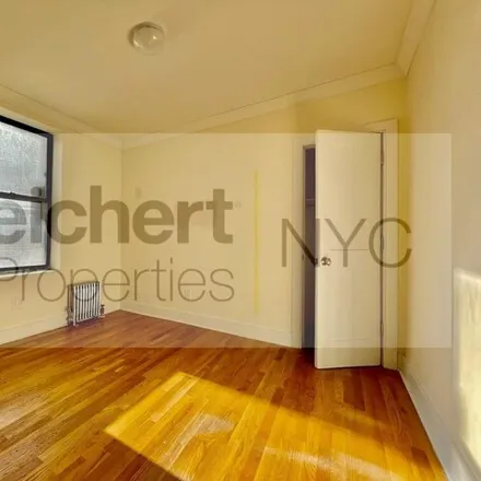 Image 2 - 9 Central Park North, New York, NY 10026, USA - House for rent