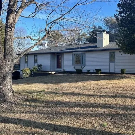 Buy this 3 bed house on 189 Fletcher Drive in Livingston, TN 38570