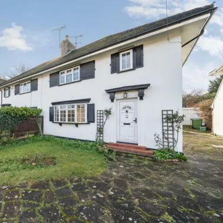 Buy this 3 bed duplex on Guildford Road in Bagshot, GU18 5RE