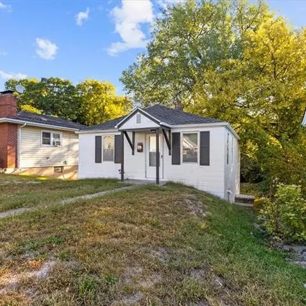 Buy this 2 bed house on 407 North Topping Avenue in Kansas City, MO 64123