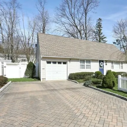 Buy this 4 bed house on 31 Lockwood Drive in Waldwick, NJ 07463