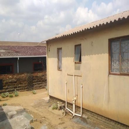Rent this 2 bed house on Gautrain Midrand Station in New Road, Johannesburg Ward 92