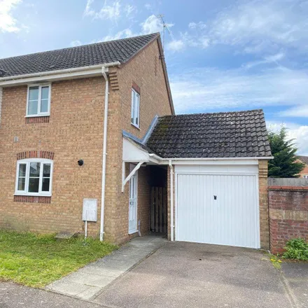 Rent this 2 bed house on 35 Bluebell Walk in Brandon, IP27 0XG