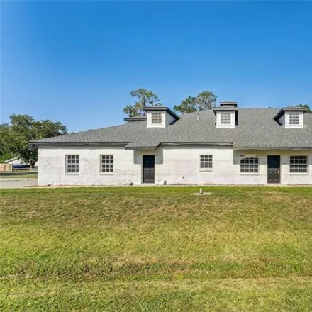 Buy this 7 bed house on 3015 Dove Lane in Polk County, FL 33860