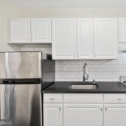 Image 7 - 3058 Weikel Street, Philadelphia, PA 19134, USA - Townhouse for sale