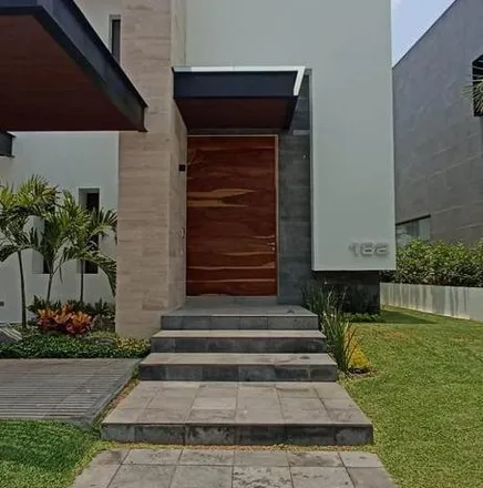 Buy this 5 bed house on Paraíso Country Club in Calzada Primaveras, Fraccionamiento Paseos del Río