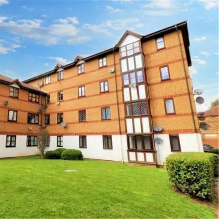 Rent this 2 bed apartment on Hamilton Walk in London, DA8 2PU