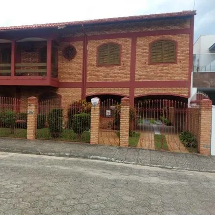 Rent this 4 bed house on Rua Jorge Cherem 353 in Jurerê, Florianópolis - SC