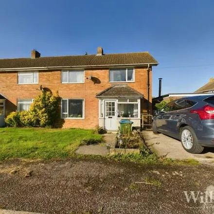 Buy this 3 bed duplex on Springhill Road in Edgcott, HP18 0TE