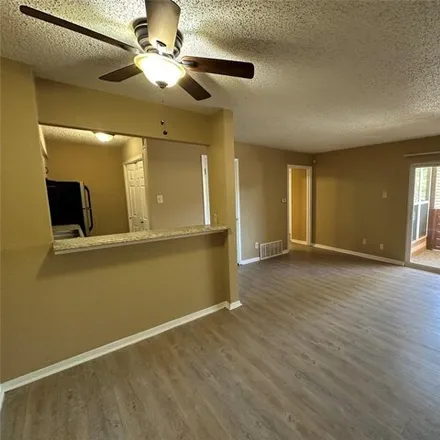 Image 4 - 2833 Kings Rd Apt 203, Dallas, Texas, 75219 - Apartment for rent