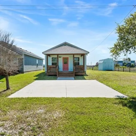 Buy this 2 bed house on 1598 South Pearl Street in Rockport, TX 78382