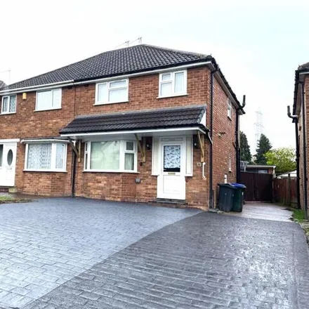 Buy this 3 bed duplex on Poole House Road in Sandwell, B43 7SH