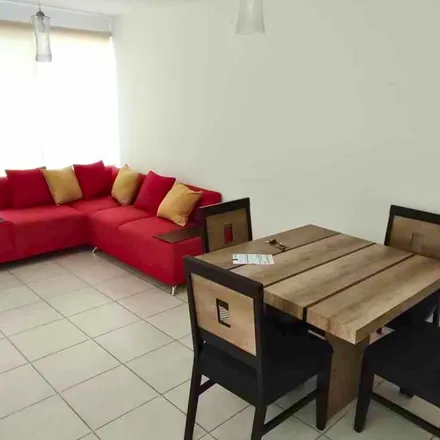 Rent this studio house on Calle San Nicolás in Hroes Len, 37544