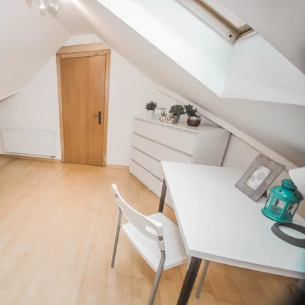 Rent this 4 bed room on Józefa Friedleina 47 in 30-009 Krakow, Poland