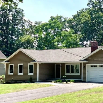 Rent this 4 bed house on 13 Maple Hill Drive in Woodcliff Lake, Bergen County