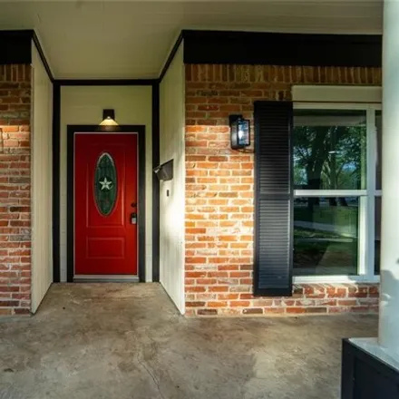Image 3 - 7377 Sims Drive, Houston, TX 77061, USA - House for sale