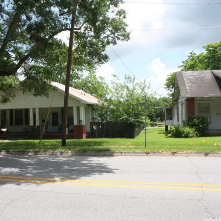 Buy this 2 bed house on 618 North Main Street in Nashville, AR 71852