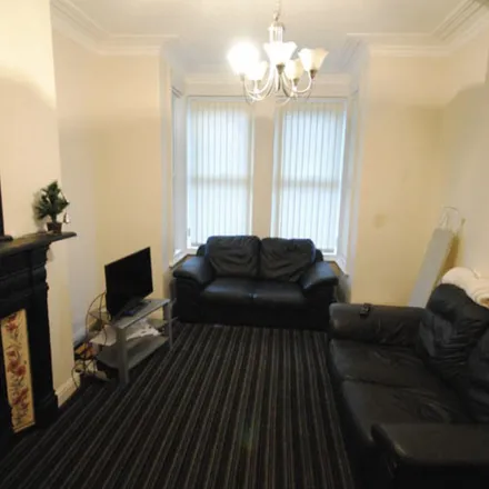Image 2 - Stanmore Place, Leeds, LS4 2RR, United Kingdom - Apartment for rent