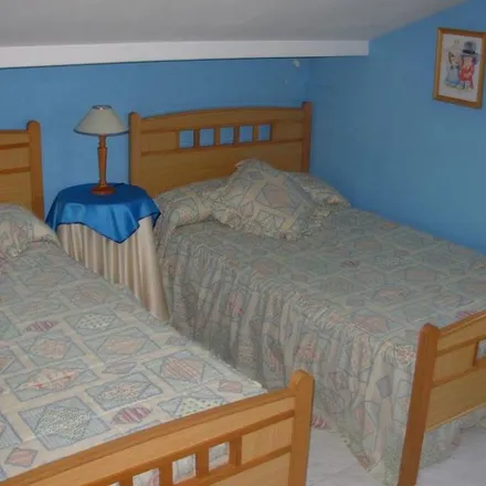 Rent this 2 bed apartment on Avenida do Vilar in 36990 Vilalonga, Spain