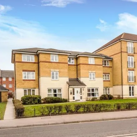 Buy this 2 bed apartment on A4 in Newbury, RG14 2EW