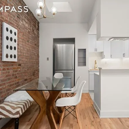 Image 3 - 354 West 23rd Street, New York, NY 10011, USA - Apartment for sale