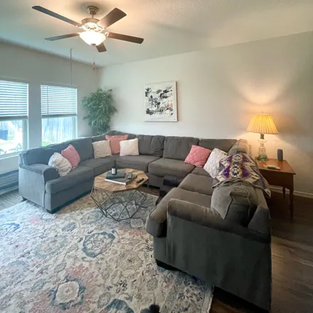 Image 2 - 3405 Lodgepole Drive, Austin, TX 78744, USA - Room for rent