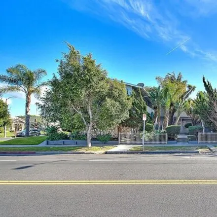 Buy this 8 bed house on West 54th Street in Los Angeles, CA 90008