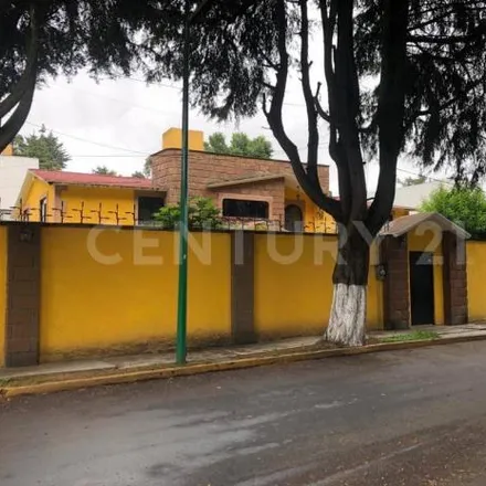 Buy this 4 bed house on Calle Gardenias Poniente in San Salvador Tizatlalli, 52148 Metepec