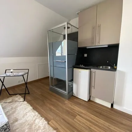 Rent this 1 bed apartment on 22 Boulevard des Alliés in 14000 Caen, France