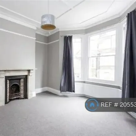 Image 3 - L'Ecole du Parc, 64 Garfield Road, London, SW11 5PN, United Kingdom - Townhouse for rent