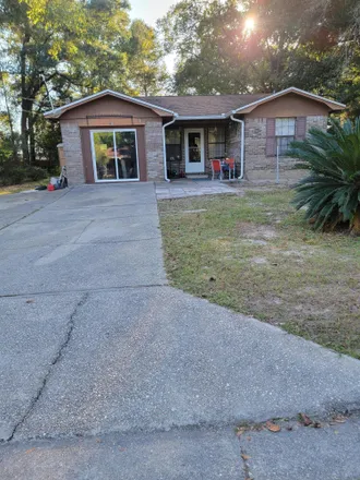 Buy this 3 bed house on 804 Amos Street in Crestview, FL 32539