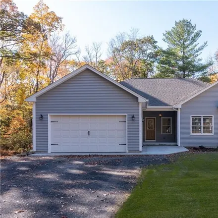 Buy this 3 bed house on 475 Danielson Pike in Chopmist, Scituate