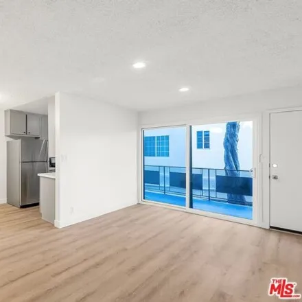 Image 1 - 4711 Beverly Boulevard, Los Angeles, CA 90004, USA - House for rent