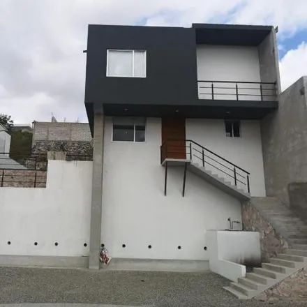 Buy this 4 bed house on Privada Cascada de Agua Blanca in Delegaciön Santa Rosa Jáuregui, QUE