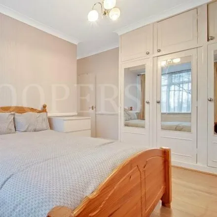 Image 5 - Pitt House, Neasden Lane North, London, NW10 0BY, United Kingdom - Room for rent